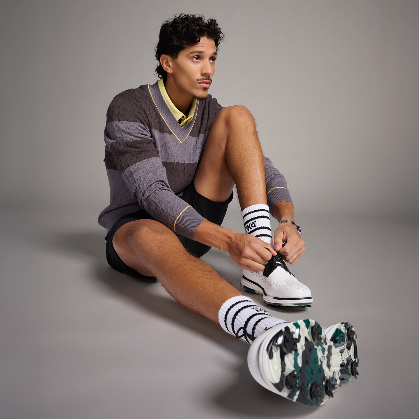 Men's Cable Knit V-Neck Sweater