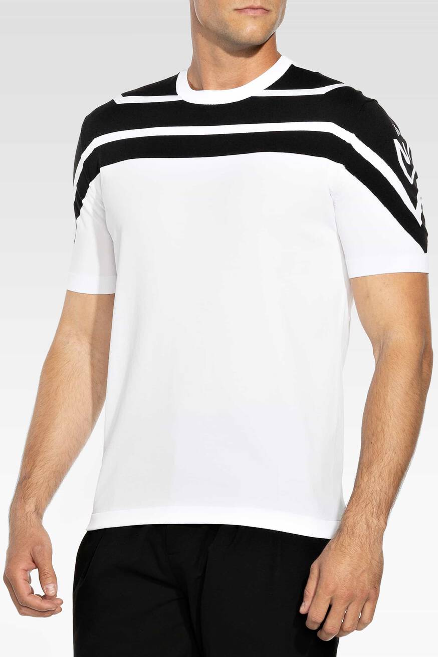 Nick Jonas Short white and black knitted tee shirt